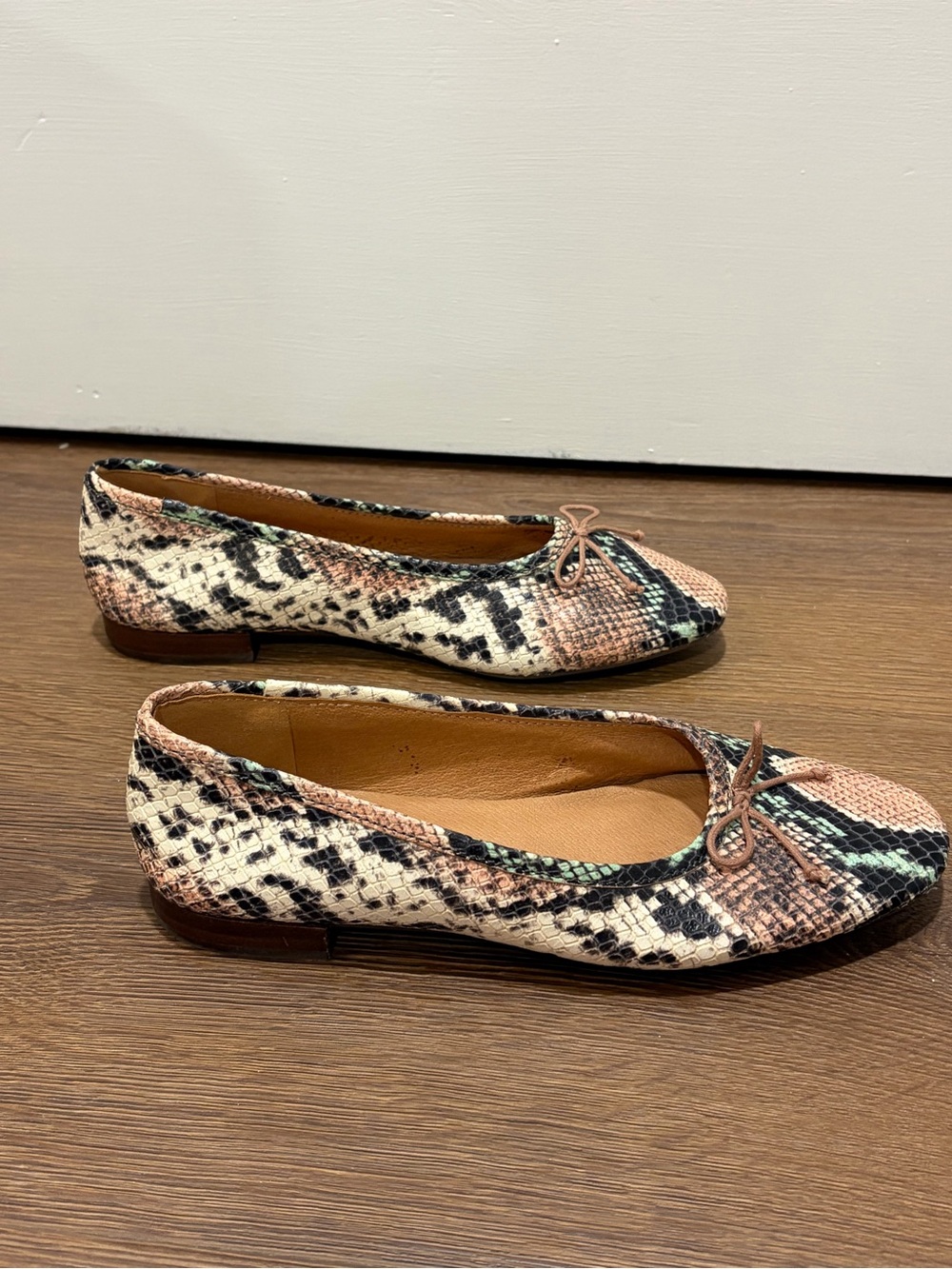 Madewell | Adelle Snakeskin Print Ballet Flats Womens Size 5.5 Beige Black bow - Picture 7 of 10